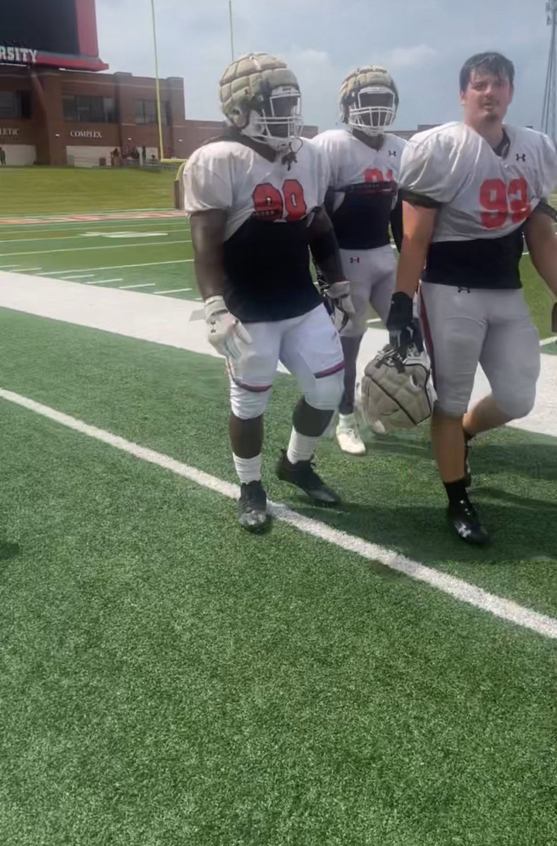 Had a great time at @LamarFootball Today!!! Thank you @coachmac_22 for the junior day invite and thank you coach @_CoachZo_ for the experience!! Would love to be back!!#BoomTown @SCSharkFootball @Zinn68 @Bullard_Coach @Ira_SavageLewis @Glap_IV @SavageDline