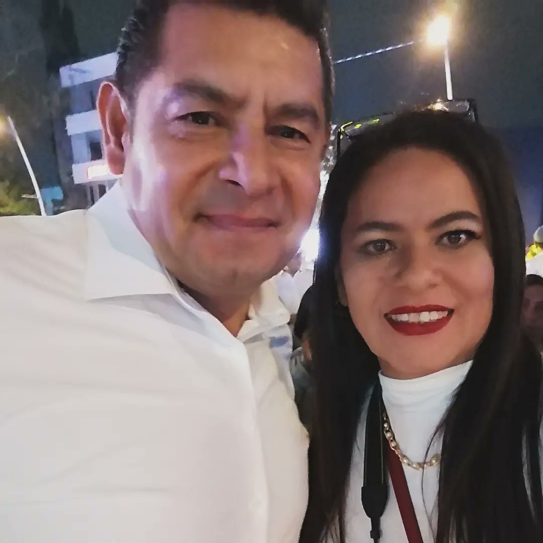 PaoParraguirre's tweet photo. Ayer se llevó a cabo la edición 23 de #AutoartWorld.
Un gran evento donde se fusionan el glamour, autos de lujo y artistas plásticos.
#arte https://t.co/TY7oznTQMM