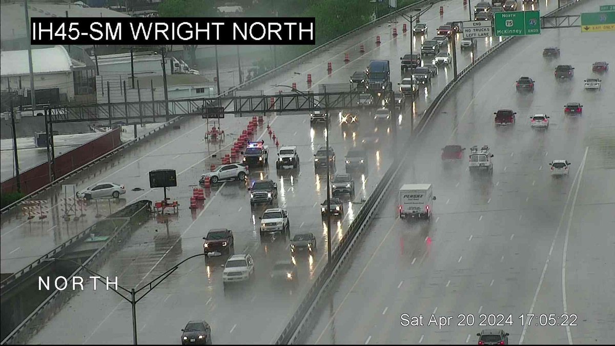 #SouthDallas: SB 45 @ SM Wright Fwy  a crash blocks the right lane - delays from I-30 @KRLD #KRLDTraffic #1080KRLD #trafficalert @TxDOTDallas