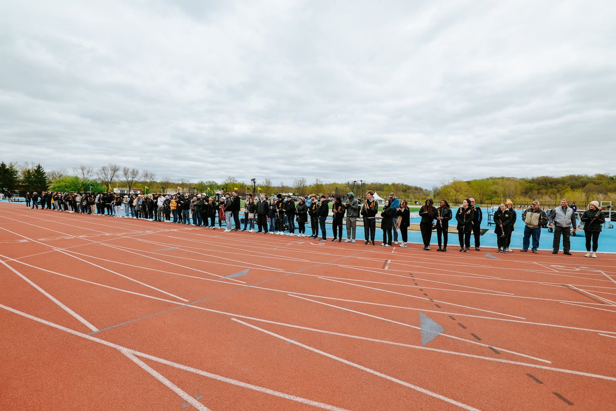 IowaXC_TF's tweet photo. 𝗪𝗲 💛 𝗢𝘂𝗿 𝗦𝗲𝗻𝗶𝗼𝗿𝘀! 

#Hawkeyes https://t.co/snnTscEeqq