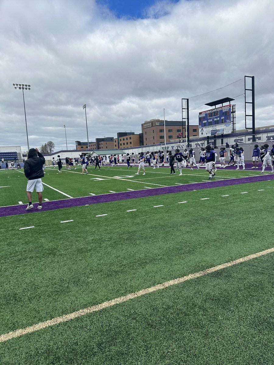 HysalliuBeni's tweet photo. Thank you @Coach_Spencer11 For having me at @WinonaState_FB Cant wait to be back!
@PaarJoel 
@Athletics_OCHS https://t.co/Vd7ERBZeQh