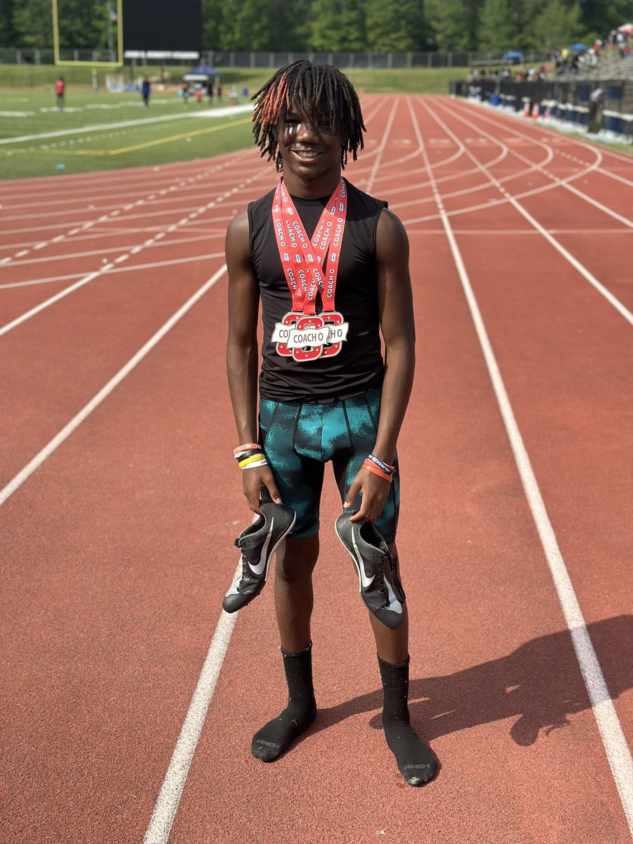 DavidClowney5's tweet photo. 3 Races and 3 New Personal Records in the 100, 200, and 400!!! LETS GOOOOOOOOO!!!!!!!! 🏃🏾♂️💨💨💨 All Gas ⛽️ No Brakes 🏅🏅🏅
Thanks @coachotrack for the love today
#5for6 #TooFast #ClowneyKid #TrackandField #TrackLife #MeAgainstMe #Nationals #JrOlympics #SpeedCapital #Clowney https://t.co/s2SkEIS5a3