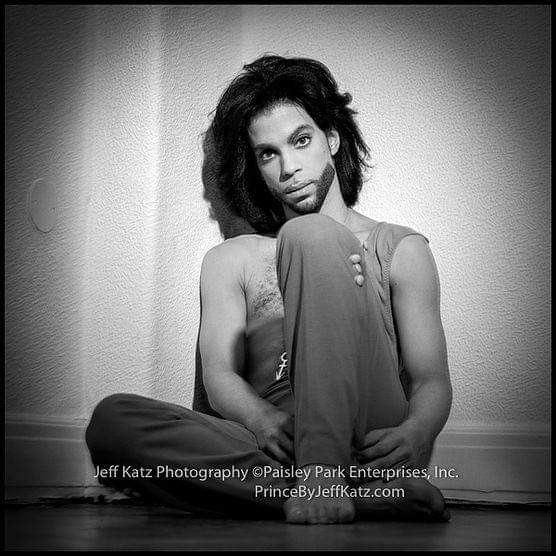 nuriaesfer's tweet photo. “A strong spirit transcends rules.”
#PRINCE 💜
#Prince4Ever 
#RestInPurpleRain 
#8years 
#RememberingPrince 
#PaisleyPark 
#PaileyParkIsInYourHeart
#Legend https://t.co/SYzZ2UFbtc