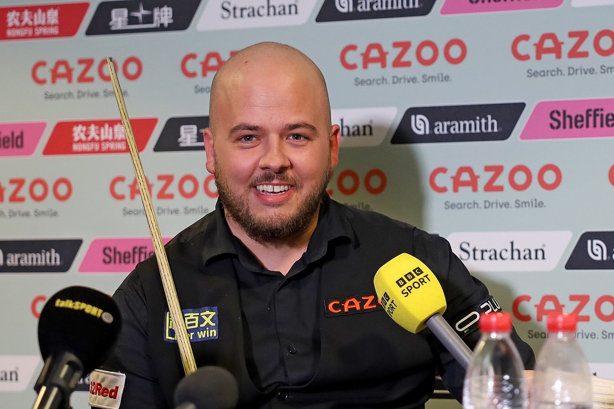ProSnookerBlog's tweet photo. First edition of #PressConferencePics of 2024! 📷

Dave delighted, Luca extremely gracious (and definitely not 100% as he spoke and smiled when he realised what his voice sounded like) - he is #TeamGilbert for the rest of the fortnight. https://t.co/D9zeQjfT5M