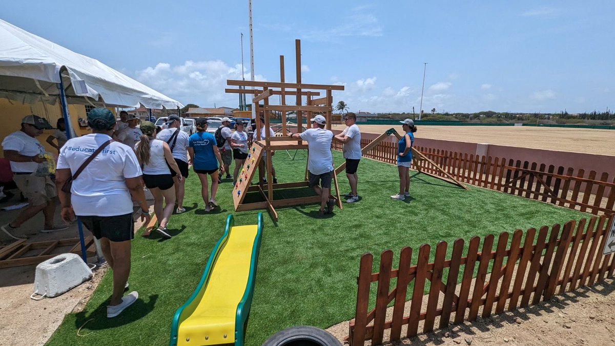 Edmentum’s Giveback in Aruba! Building a community center complete with a new playground, bike track, basketball goals, skateboard ramps, and a new classroom! Our hearts are full! ⁦@edmentum⁩