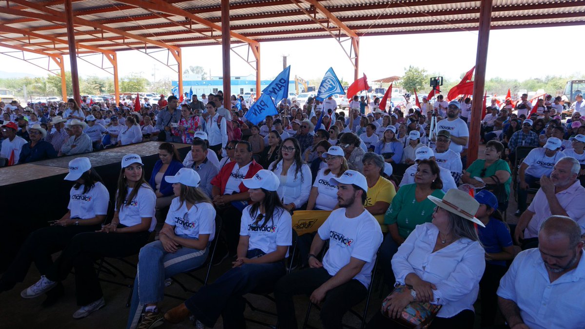 Hoy iniciamos un nuevo reto, donde juntos recuperaremos Huatabampo, quiero agradecer a mi familia por siempre respaldar al Chavalo, a mi Esposa Sagrario y a mis hijas Paloma, Lorna, Alondra y Sagui, gracias por todo su respaldo!!! #LoHacemosMejor