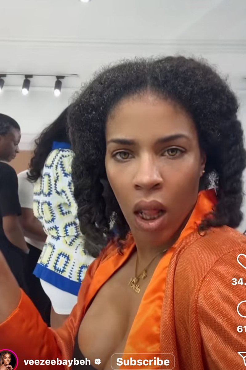 LadyViiick's tweet photo. Natural look Venita @ 37 with two kids and her many jobs 

Full face makeup Vee @ 27 

Age shaming is irrelevant especially when you look older than 40 yourself https://t.co/pzgmlkXz0p