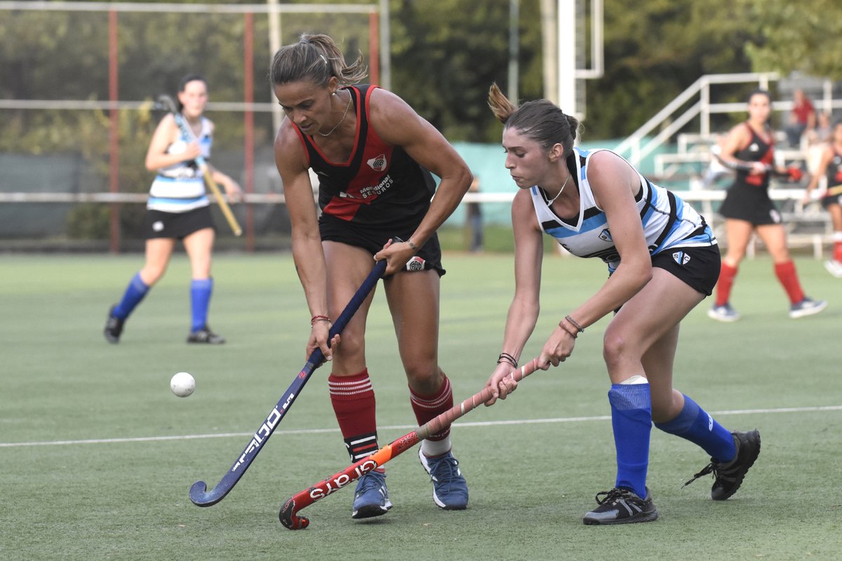 🏑 Las Vikingas cayeron 3-1 frente a S.I.C., por la quinta fecha del Torneo Metropolitano. ➡ Malen Moccagatta marcó el gol de River.