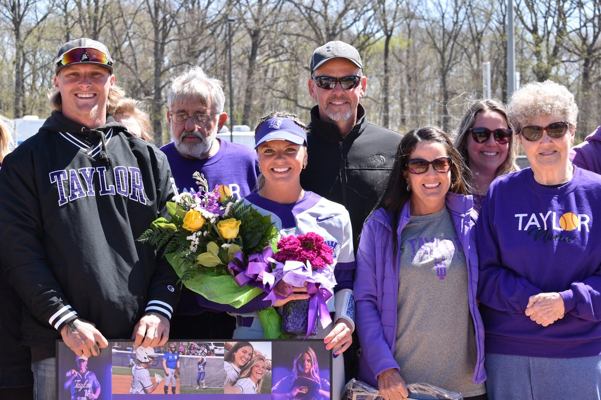 taylortrojans's tweet photo. SB PHOTOS | Follow the link to see all the best shots from Senior Day for @TaylorUSoftball on Saturday | #TaylorSB

https://t.co/VEiTaSOrvX https://t.co/VsCfhnuAA2