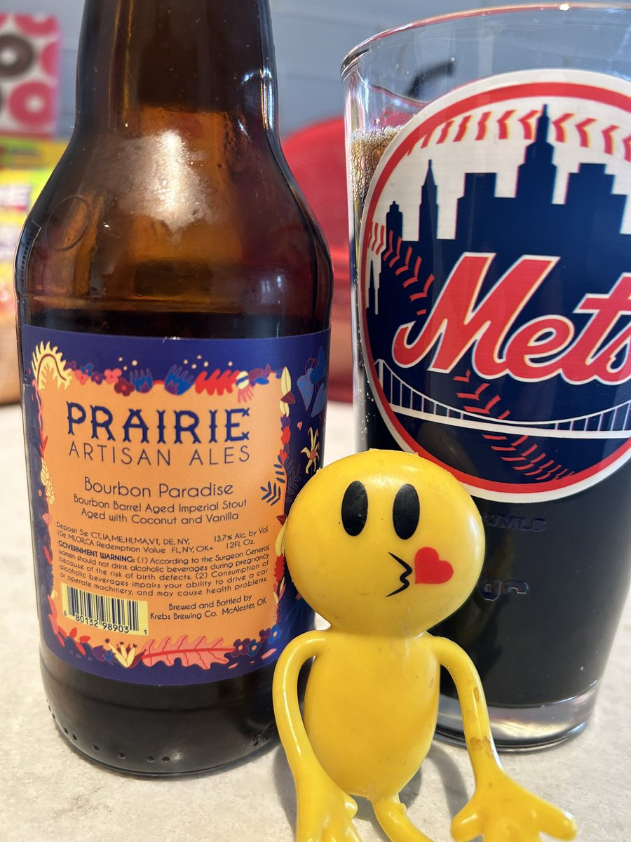 A 14+ mile walk and a visit with a buddy recovering from surgery earns me @prairieales Bourbon Paradise. A 13.7% coconut/vanilla taste treat but #letitwarm @ephoustonbill @RealBMaxwell @JonMontag @keefmullin @HotSauceBlogger @badhopper @Senor_Greezy Big Walk Cheers!!