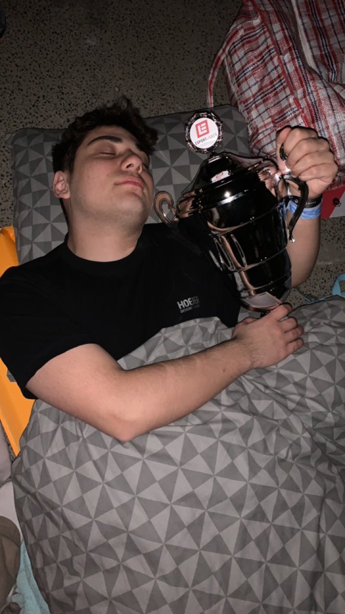 GAMEBOX 2024

Vi vinder Efterskolemesterskabs turneringen med en 2-0 sejr over Ølgod 3 i finalen. 

GGWP til alle holdene vi spillede med, og tak til teammatesne for en fed turnering. 

<a href="/cazzzzze/">caze</a> 
<a href="/spec1alcs/">spec1al</a> 
<a href="/ReZzyCSGO/">ReZzy</a> 
<a href="/rozquiztof/">rozquizt</a>