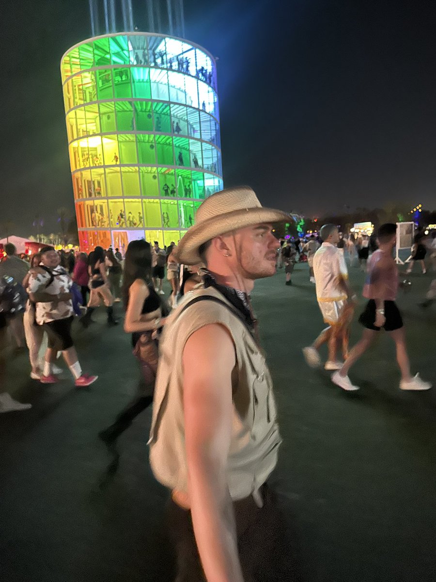 odonlx's tweet photo. day one !!!!! 🌵 https://t.co/KYmle9GwhP