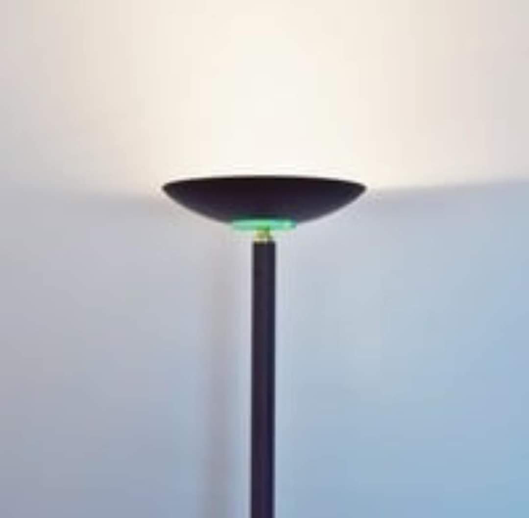 TequilaBiggs's tweet photo. If you had this lamp in your first apartment/house, your knee probably hurts when it's about to rain. https://t.co/JYZ2uG7mMf