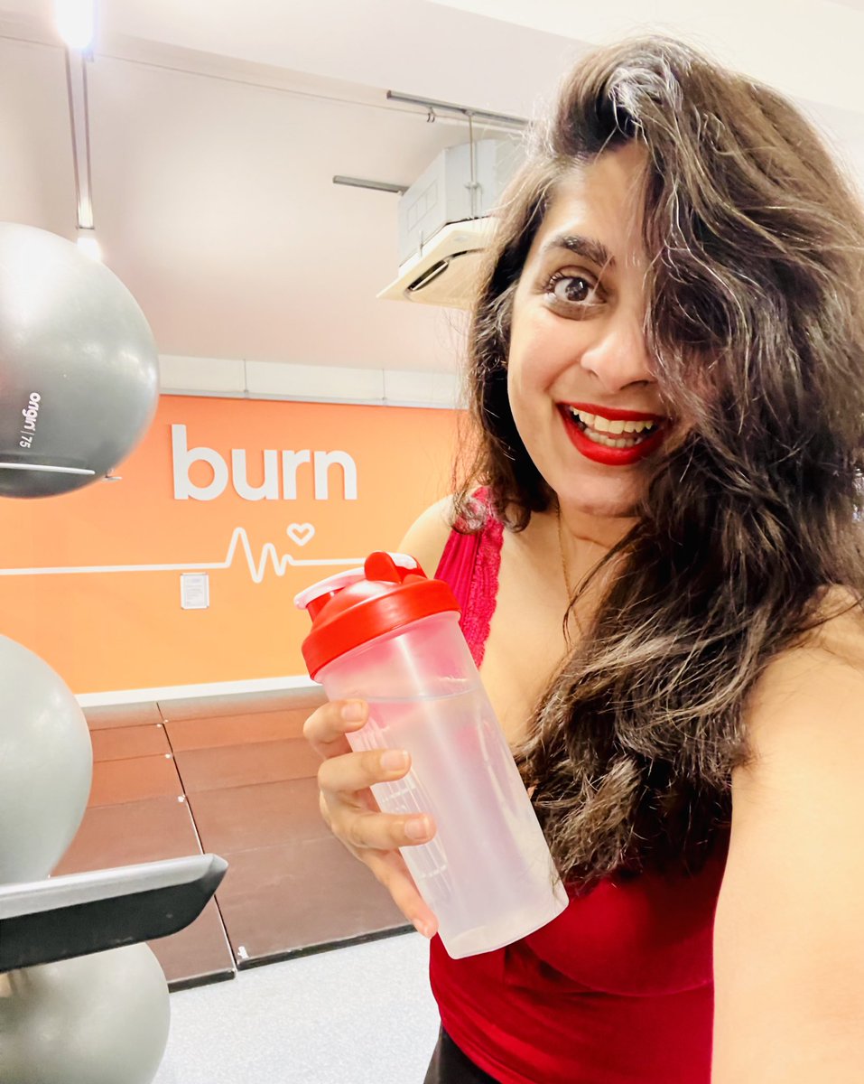 Ending a wonderful day with another gym session! It’s day 39! 💪💪💪 The excitement of being at almost 40 consecutive daily gym sessions is making all these workouts pretty easy 💃💃💃