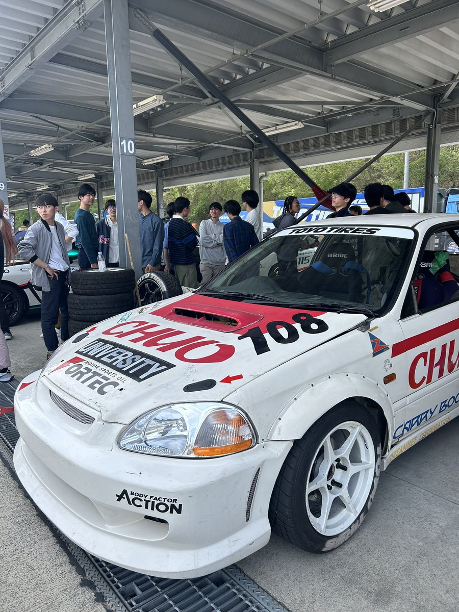 CUAC_108's tweet photo. 昨日、自動車部新歓フェスタに参加させていただきました！

普段見ることのできない車両の走行に新入生も現役部員も最高に盛り上がりました‼️

主催の方々、支えてくださった皆様、貴重な機会をいただきありがとうございました🙇‍♀️
来年もよろしくお願いします！
#自動車部新歓フェスタ
#新歓フェスタ https://t.co/ZxIIzfpGbV