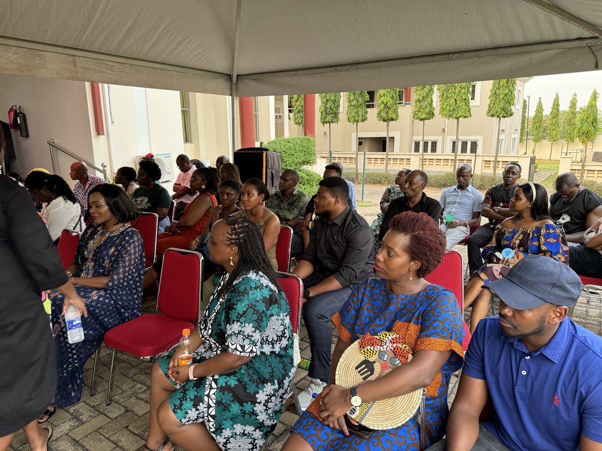 KenyaHC_Nigeria's tweet photo. 2/2. In continued engagement with Kenyans in Nigeria, today the Mission held a get-together for Kenyans in Abuja, at the Chancery. This was a culmination of a successful 4-day Mobile Consular Service exercise conducted in Lagos &amp; Abuja. https://t.co/oCLEtgbd1r