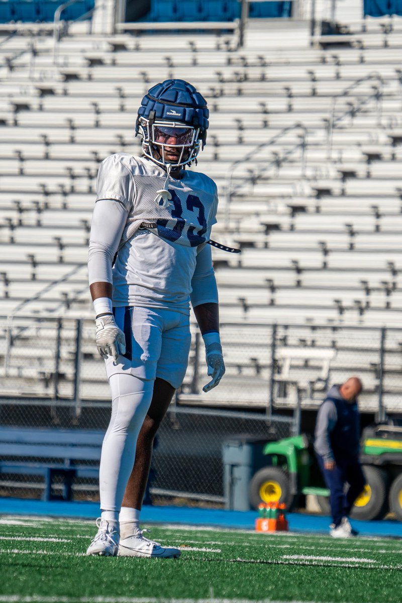 JabariOdoemenem's tweet photo. Defensive Rookie Of the Year, Thank You GOD!! @BlackBearsFB 
#LongLiveFred #year2OTW💰🤬 https://t.co/Acyx7QMTNp