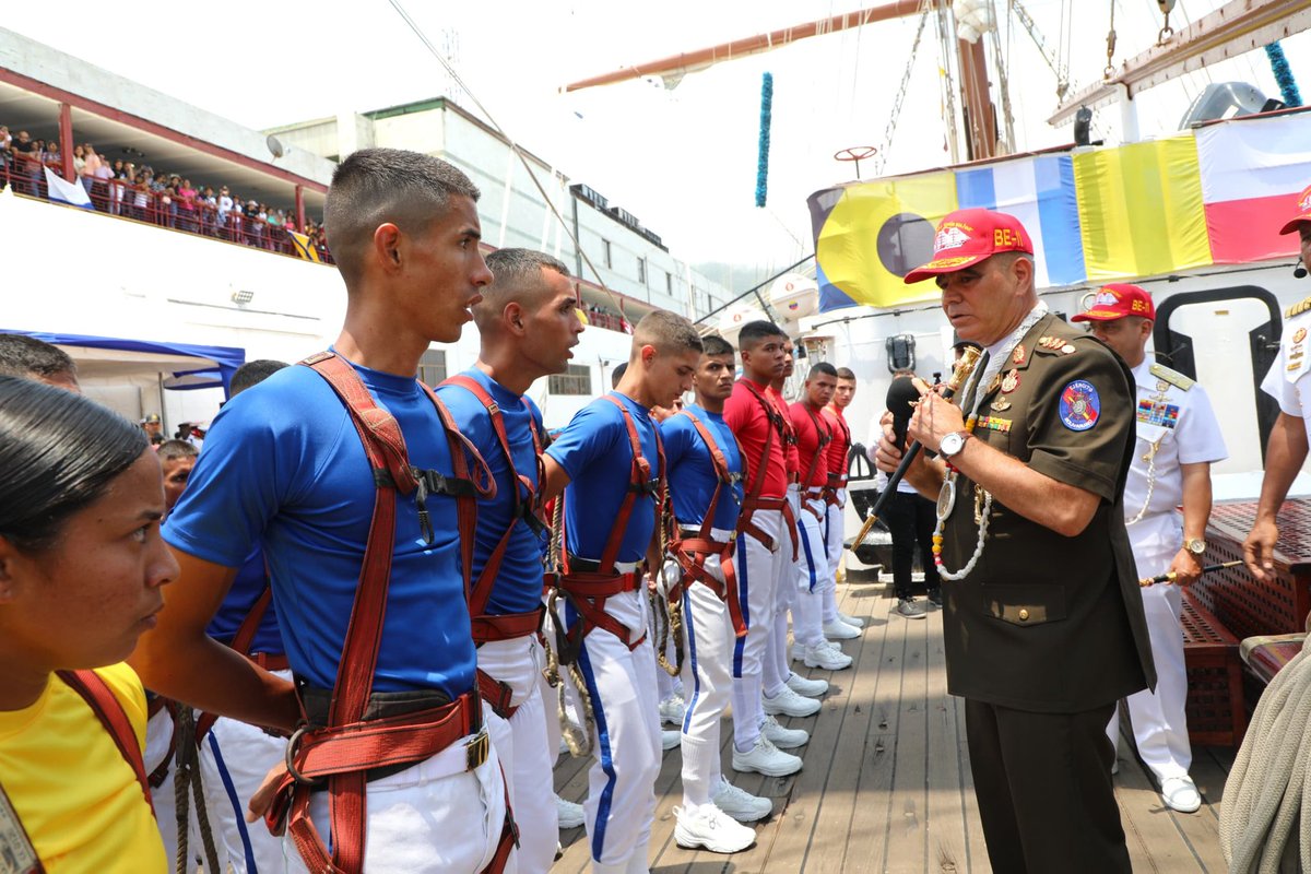 NicolasMaduro's tweet photo. Nuestro Embajador Sin Fronteras, el Buque Escuela "Simón Bolívar", llevará la bandera tricolor de Venezuela en alto, con orgullo y fervor patrio por el Caribe, en su 34° Crucero Internacional de Instrucción. 
 
¡Cadetes! Son los hijos y las hijas de todo un pueblo, son los mensajeros y mensajeras de la Paz. A dónde ustedes lleguen, arriba el brillo de la Venezuela esplendorosa, soberana e independiente. ¡Buen viento y buena mar muchachos y muchachas!