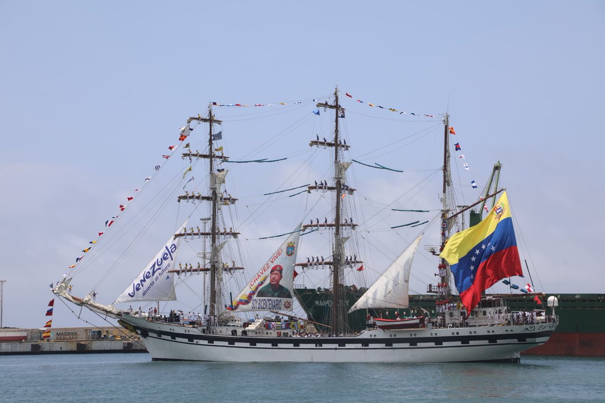 NicolasMaduro's tweet photo. Nuestro Embajador Sin Fronteras, el Buque Escuela "Simón Bolívar", llevará la bandera tricolor de Venezuela en alto, con orgullo y fervor patrio por el Caribe, en su 34° Crucero Internacional de Instrucción. 
 
¡Cadetes! Son los hijos y las hijas de todo un pueblo, son los mensajeros y mensajeras de la Paz. A dónde ustedes lleguen, arriba el brillo de la Venezuela esplendorosa, soberana e independiente. ¡Buen viento y buena mar muchachos y muchachas!