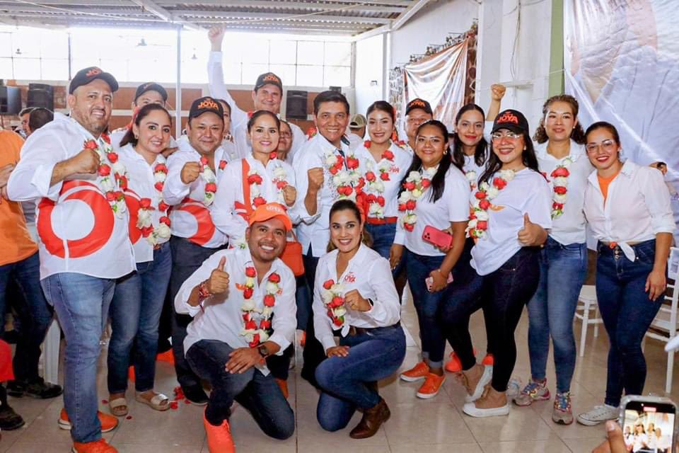 Mario_M_Arcos's tweet photo. Esta es la #OlaNaranja🍊 de @MovCiudadanoMX en #Huitzuco #Guerrero, una ola vigorosa que respalda a este #MovimientoCiudadano 🧡
¡Vamos con todo Sergio Joya Riquelme ánimo mi hermano! 🧡 
#RescatemosGuerrero https://t.co/PHRXb8RXYe