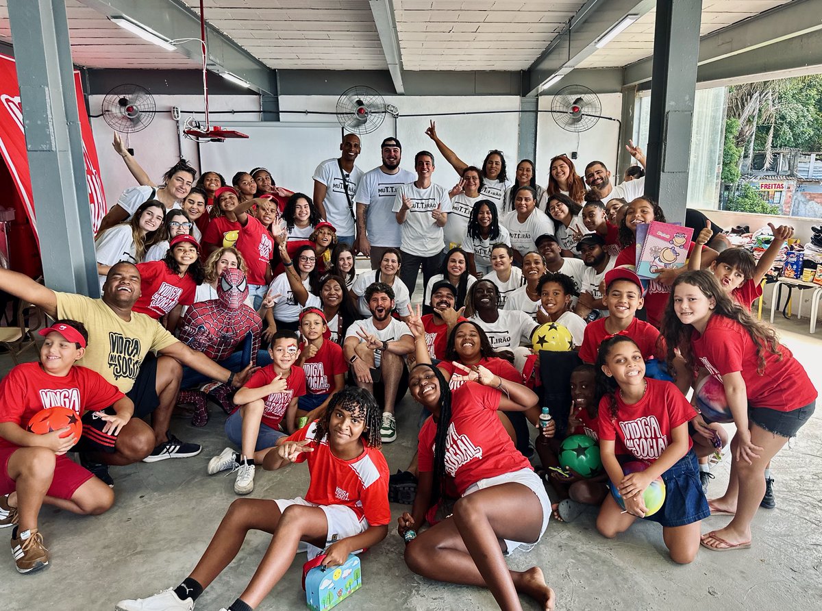 negblack's tweet photo. Nos unimos ao T.T. Burger para um MuTTirão cultural para as 50 crianças e adolescentes que são beneficiadas pelo projeto #vidiganasocial.
Obrigado #ttburger, #protest, @usereserva, @iFood por nos darem #CartaPreta.
#CartaPreta #MuTTirao #VidigaNaSocial https://t.co/gm3A5Dk5js