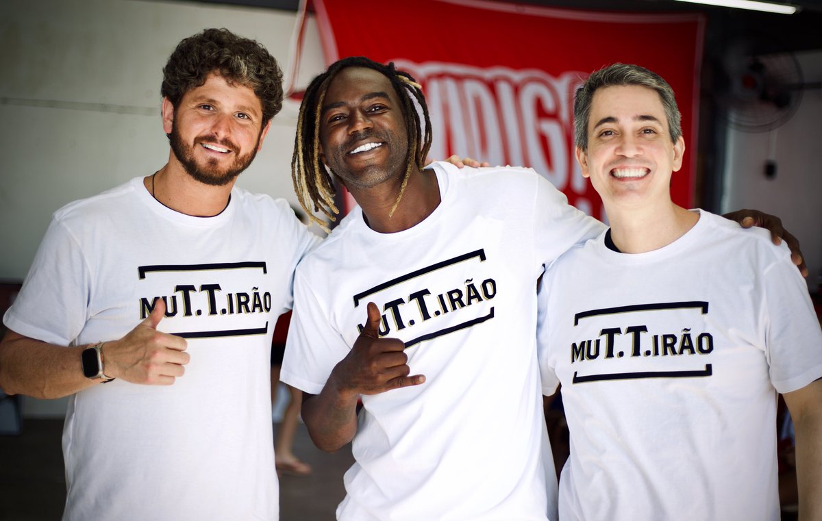 negblack's tweet photo. Nos unimos ao T.T. Burger para um MuTTirão cultural para as 50 crianças e adolescentes que são beneficiadas pelo projeto #vidiganasocial.
Obrigado #ttburger, #protest, @usereserva, @iFood por nos darem #CartaPreta.
#CartaPreta #MuTTirao #VidigaNaSocial https://t.co/gm3A5Dk5js