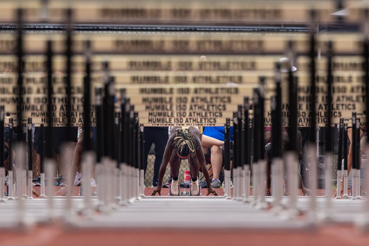 📸: Ready ... Set 

@scgirls_tf Kelly Frederick lines up for the 100-meter hurdles in the Region III-6A Track &amp; Field Championships on Saturday at Turner Stadium. 

Frederick went on to finish 2nd a punch her ticket to Austin. #UILState 

Photo by Jonathan Frey