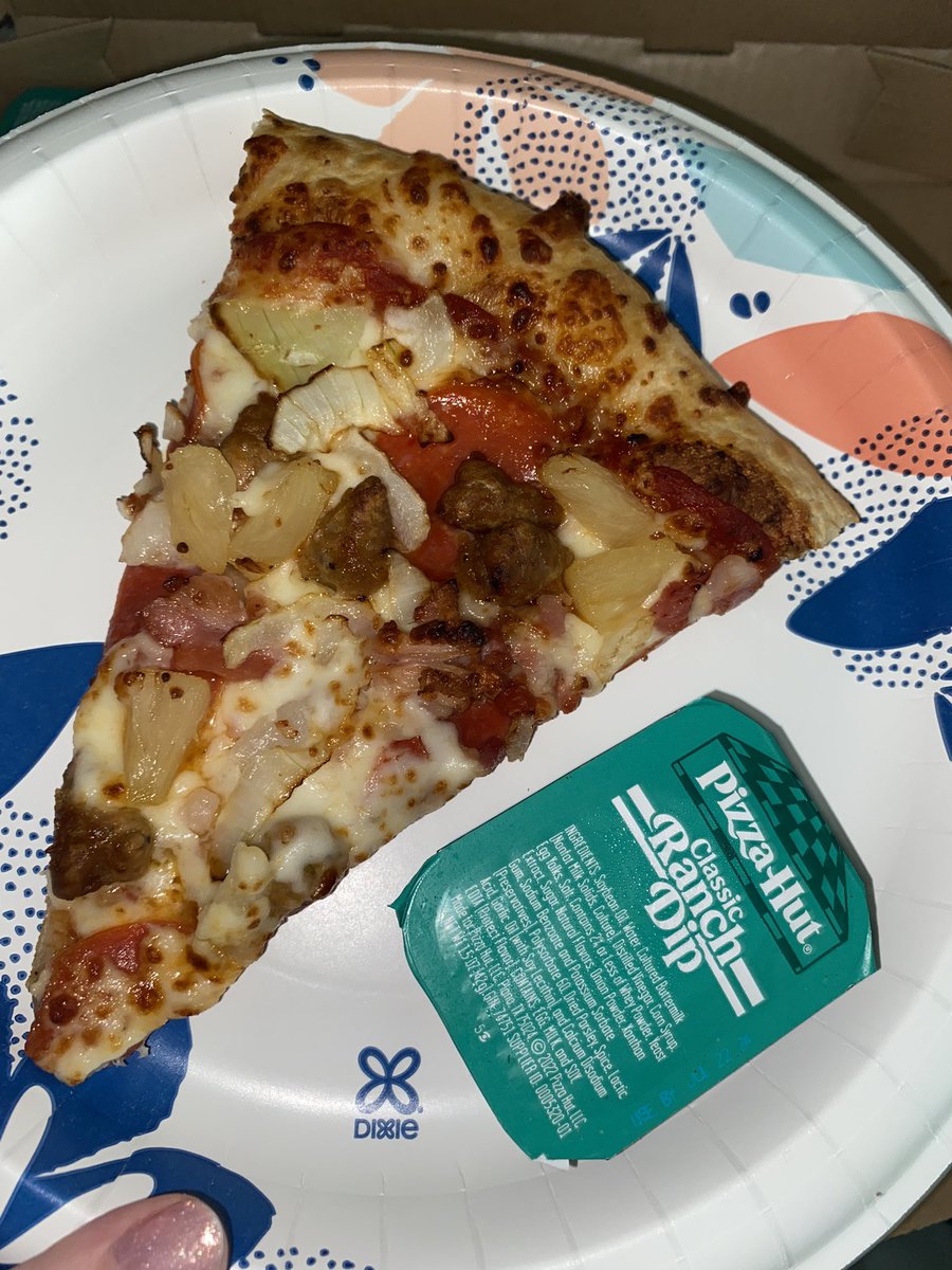 my chat is forcing me to eat pineapple on pizza 🥹