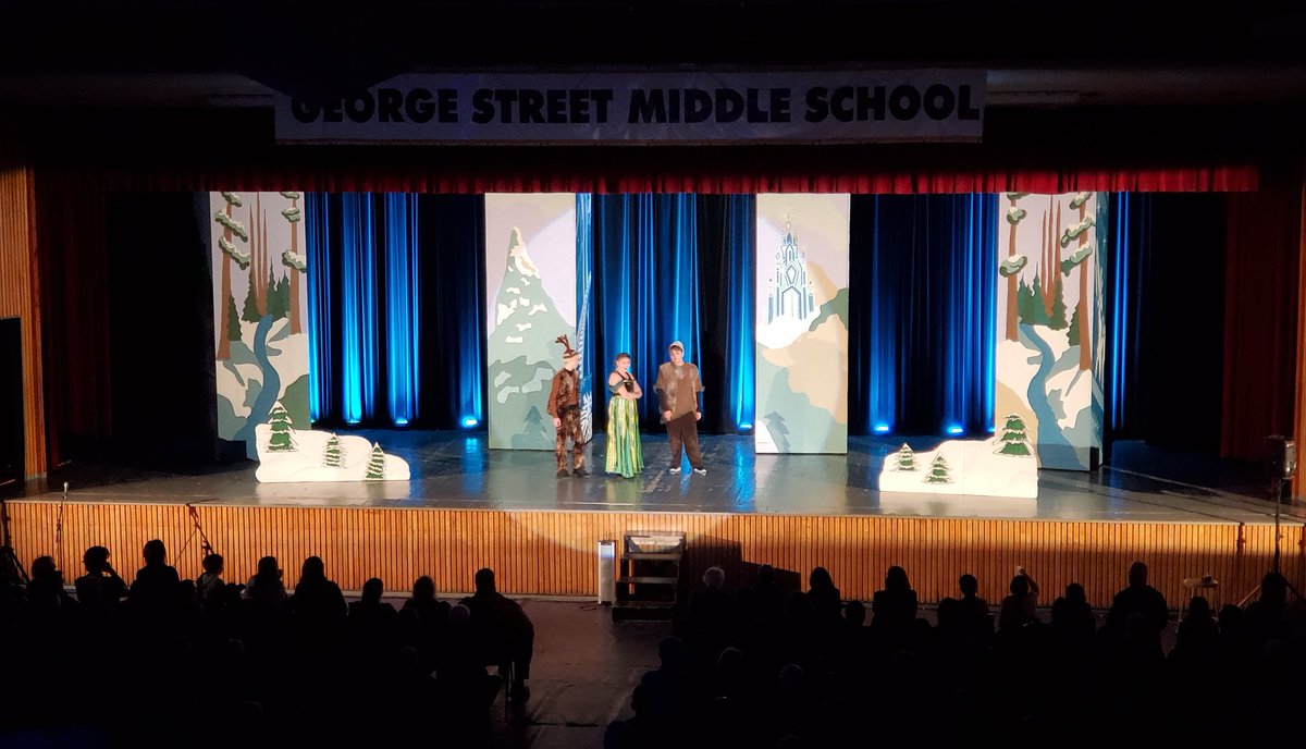 We couldn't be more proud of the GSMS Frozen production. Congratulations to the directors and cast on an absolutely incredible performance. They performed for over 2500 students around Fredericton, in addition to 2 evening shows for the public. Thank you for all your hard work!