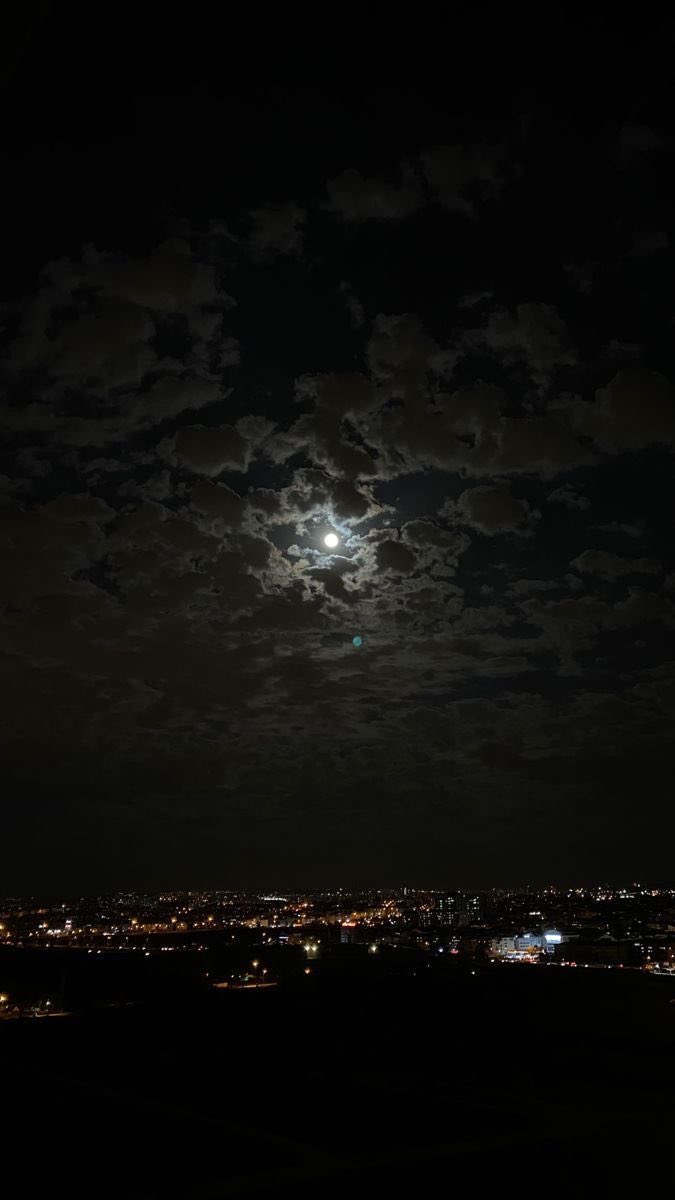 كم خابَ ظنّي في سِواكَ ولم يخِبْ 
                                 يا رب عبدٌ في رحابكَ يسألُ 
ذُلُّ الســؤالِ إلى سِـواكَ يُميـتني 
                                     والعزُ عندكَ للذي يتذللُ