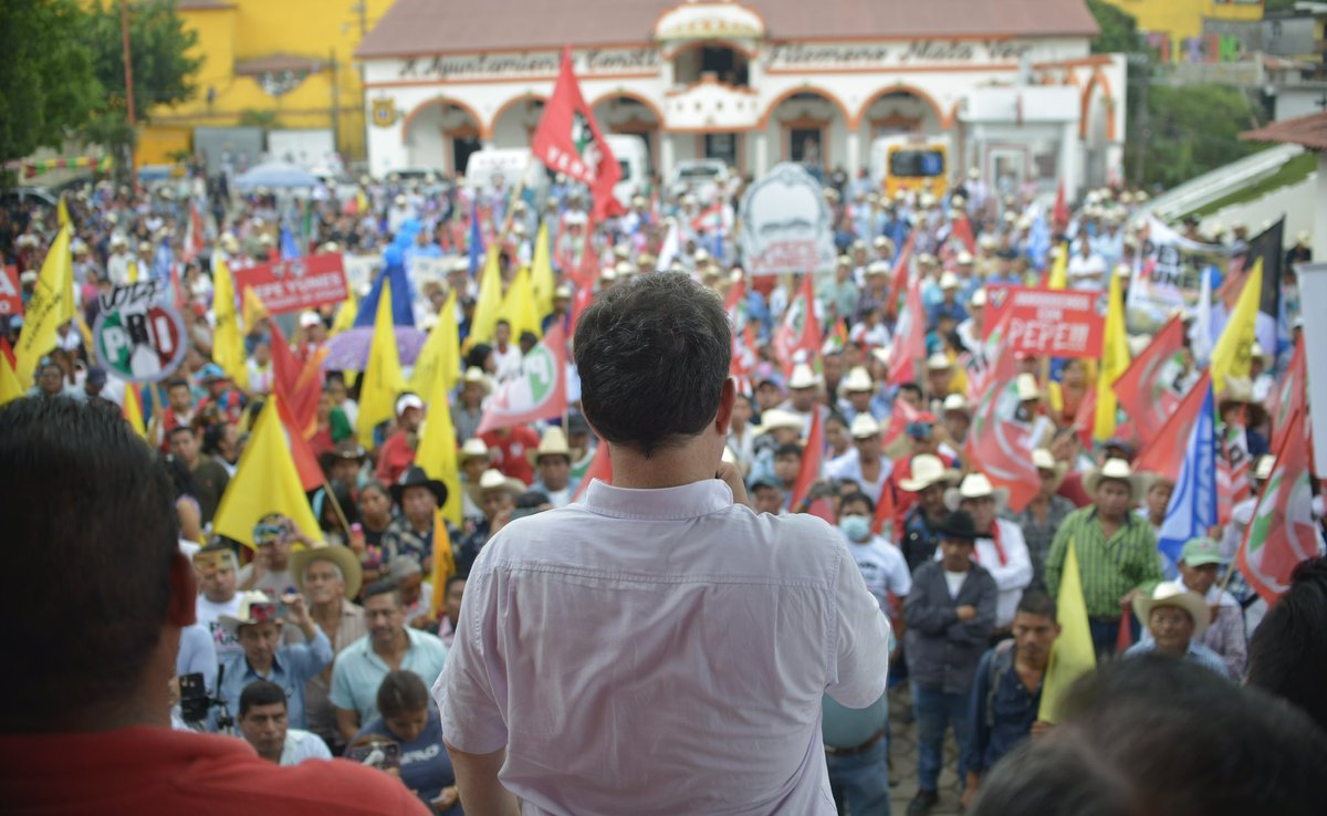 Pepe_Yunes's tweet photo. En #FilomenoMata el acceso a la justicia es prioritario a través de nuestros juzgados indígenas. ✅
¡Promovemos un cambio hacia un gobierno eficiente que va a revitalizar la ganadería, respaldar al campo y mejorar las carreteras!
#GobernadorDeVerdad #PepeGobernador #Veracruz https://t.co/bxBbyMKmG7