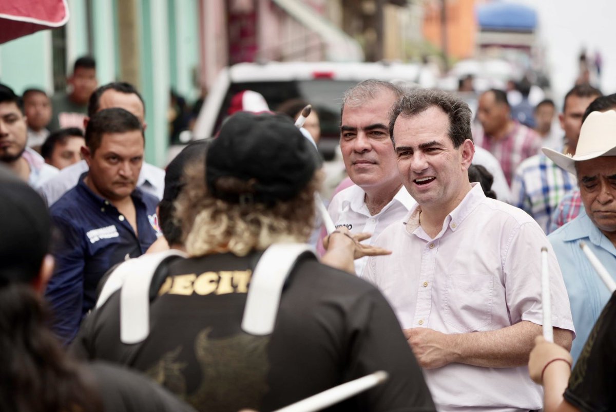 Pepe_Yunes's tweet photo. En #FilomenoMata el acceso a la justicia es prioritario a través de nuestros juzgados indígenas. ✅
¡Promovemos un cambio hacia un gobierno eficiente que va a revitalizar la ganadería, respaldar al campo y mejorar las carreteras!
#GobernadorDeVerdad #PepeGobernador #Veracruz https://t.co/bxBbyMKmG7
