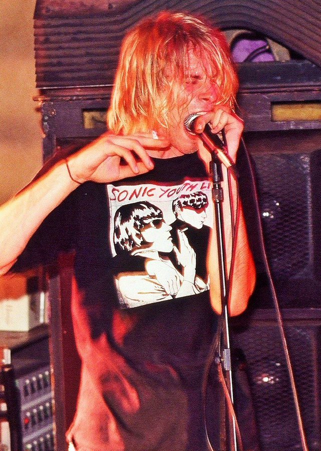 crockpics's tweet photo. Kurt Cobain in New York, September 1991. https://t.co/lrFc2tJxrL