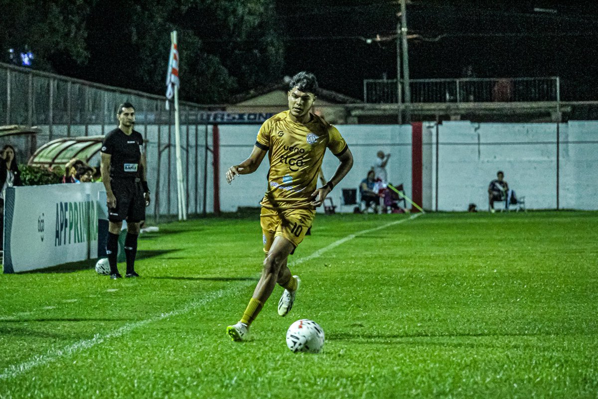 🗣️ ¡Final de la primera mitad!

➡️ #BenjamínAceval 1
➡️ #12deOctubreSD 0

📆 Fecha 2

#APFPrimeraB ⚽️