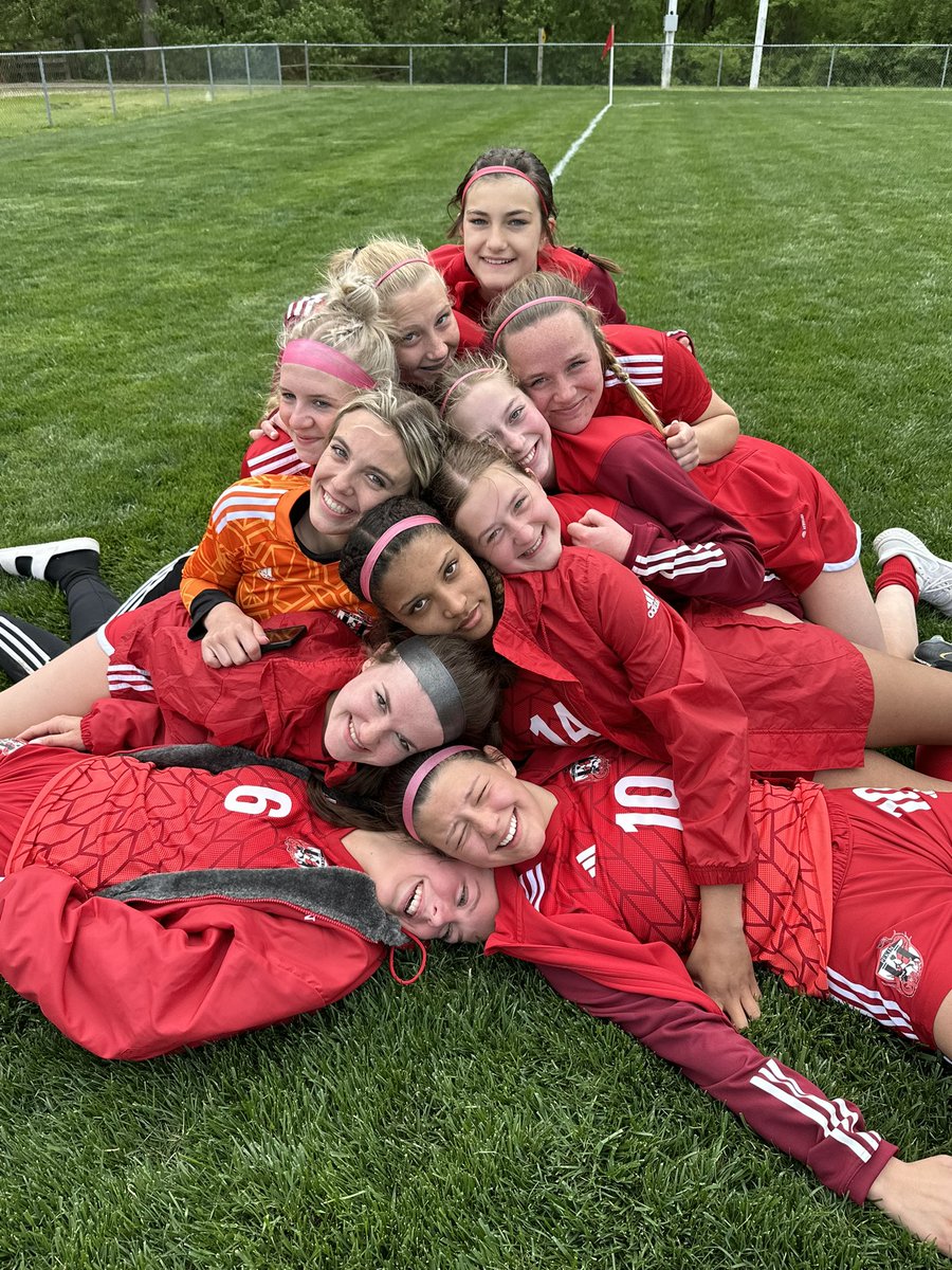 pekingirlsoccer's tweet photo. The starting XI from our 1-1 tie with United Township! https://t.co/qV4DrO4aGY