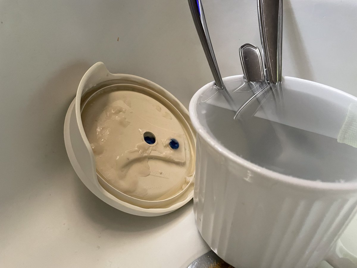 Dishes are sad 😢 cc @faceinthings