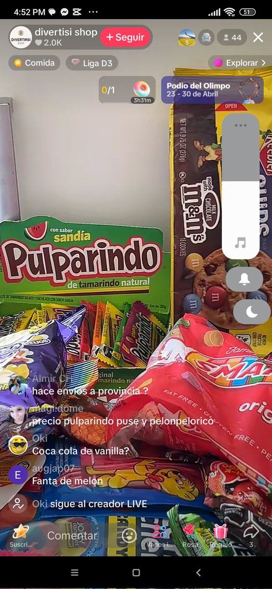 Me encontré con un en vivo de TikTok de una tienda en Lima que trae dulces de EEUU, Japón, Corea etc. ❤️