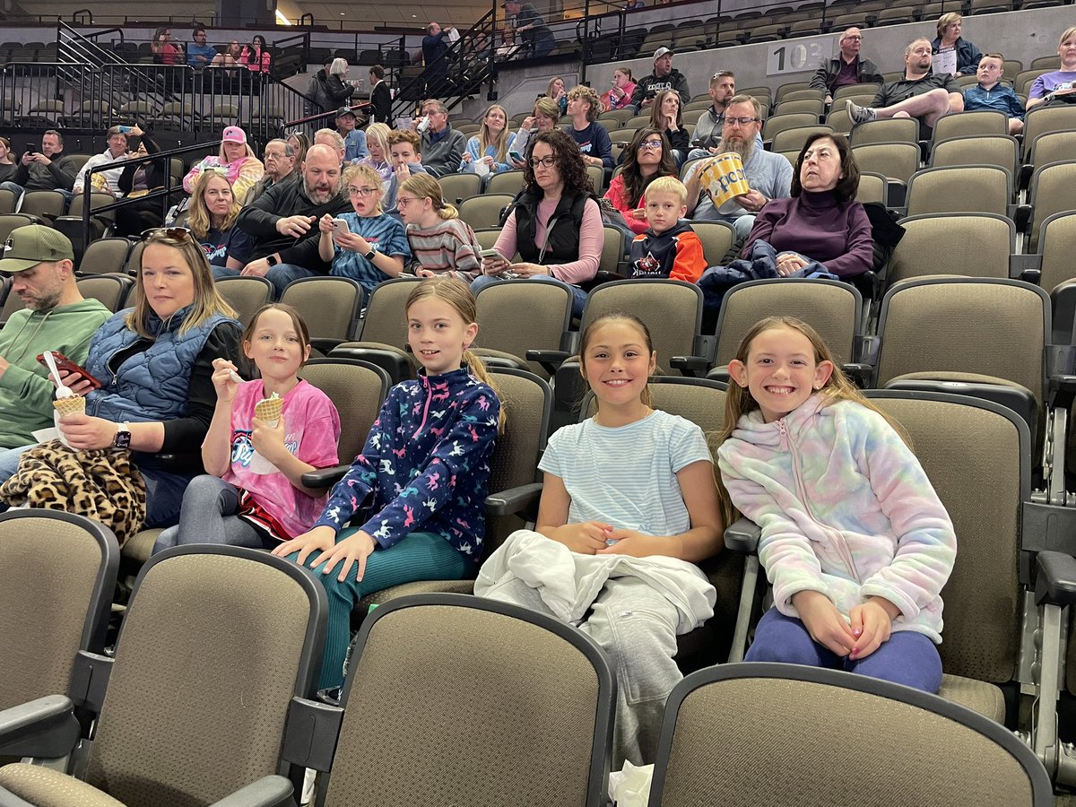 bmryba's tweet photo. @OmahaSupernovas Let’s go! Cheering section of jr #volleyball players 🏐 #omahasupernovas #supernovas https://t.co/aiPXlJyXGb