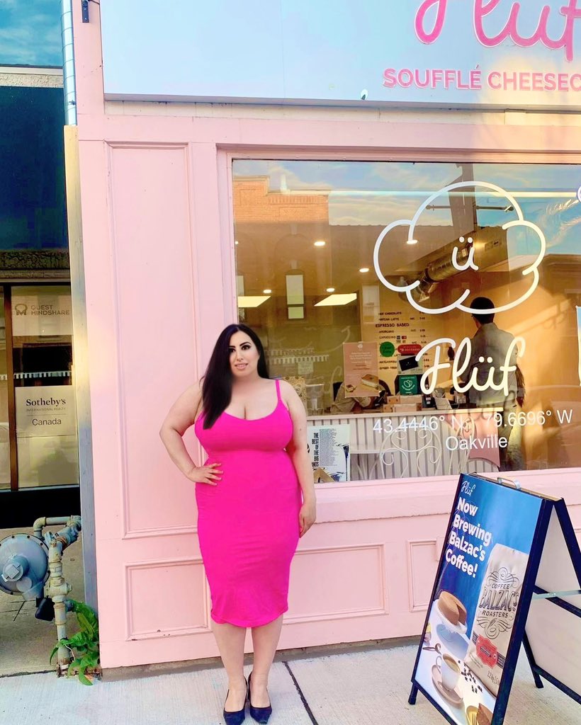 Always forget if I’m in Oakville or LA 😍🤣

👗 by @apairelle 

#apairelle #perfectpair #shapewear #toronto #oakville #pink #travel #travelontario #canada #travelcanada #love