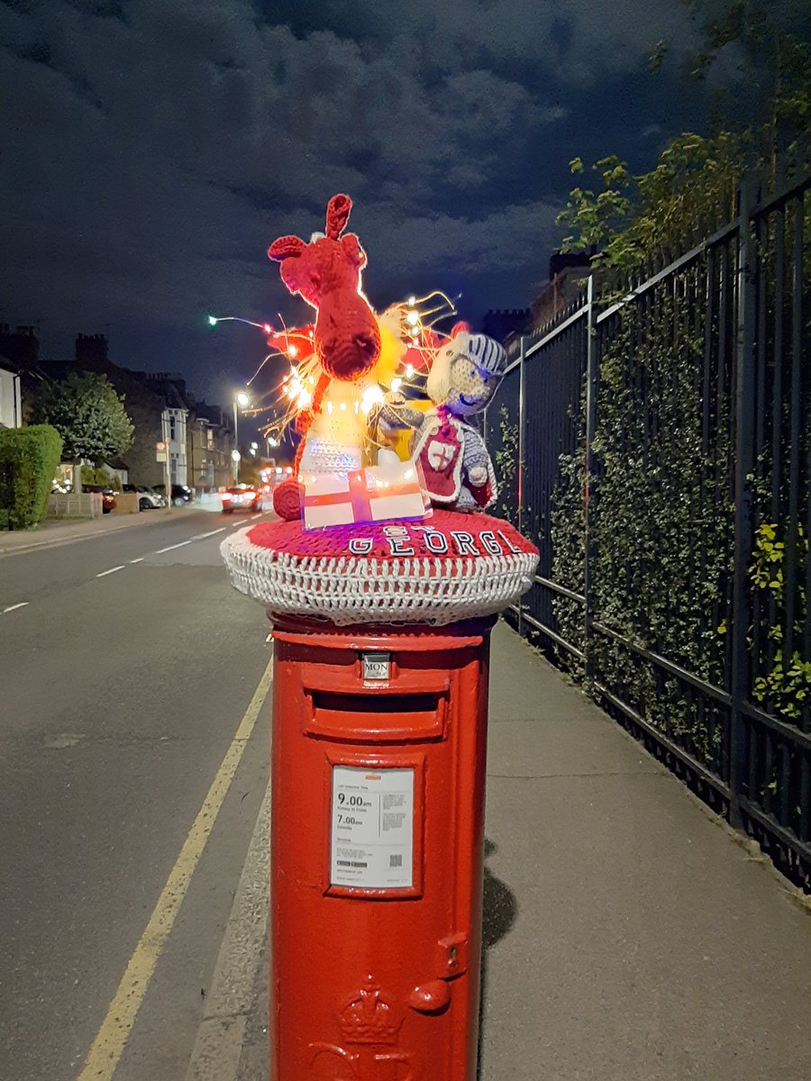 It's #PostboxSaturday night... or do I mean Knight? St George and the lit up dragon in Bromley, Kent
