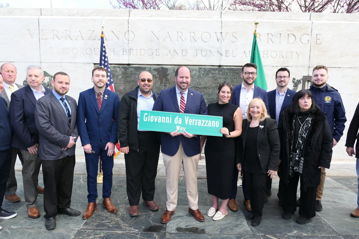Today, we celebrated the 500th Anniversary of Giovanni da Verrazzano’s landmark voyage reaching the Narrows by co-naming the corner of Lily Pond Avenue & Major Avenue. Thank you Councilman Carr for bringing us together to honor and celebrate this historic voyage! #statenislandny