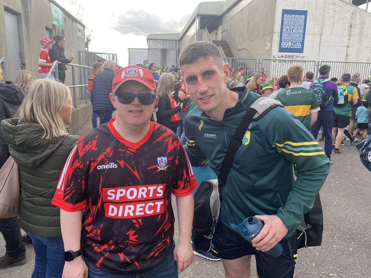 Both @davidahorgan and I were delighted to meet some of the @Kerry_Official Senior Football Players in Killarney today. David Clifford asked David to change Jerseys and he said no. Staying with Cork GAA😉🤣🤣🤣👏🔥🏐🟢🟡  🔴⚪️ #CorkGAA #RebelsAbú #KerryGAA  #SportsDirectIreland