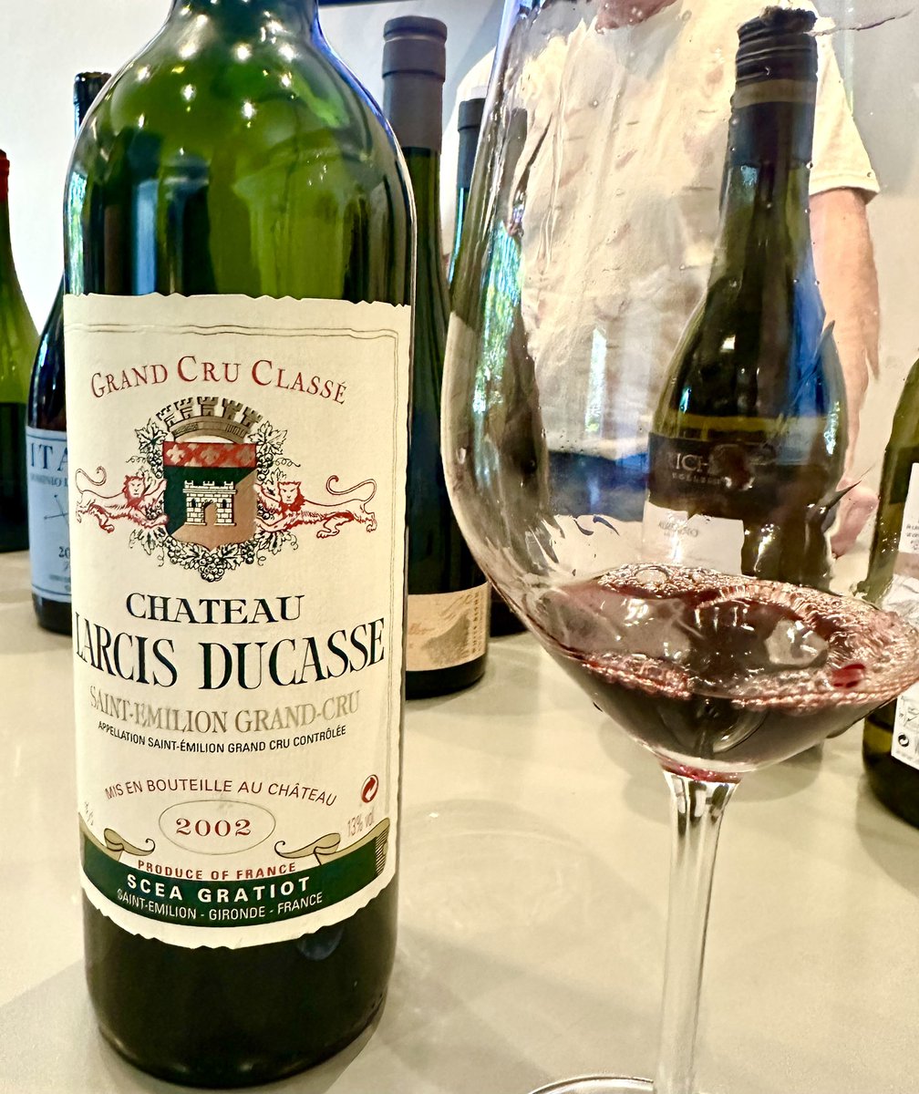 IronChevsky's tweet photo. Gorgeous wine from Ralph Sands’ cellar @klwines tasting, 2002 Chateau Larcis Ducasse @larcisducasse St Emilion Cab franc / merlot, incredible tertiary flavors of sweet tobacco, plum &amp; brown sugar with rusty, gently spicy iron, bergamot, so compex, appealing, special. https://t.co/ZnDHjnw1KD