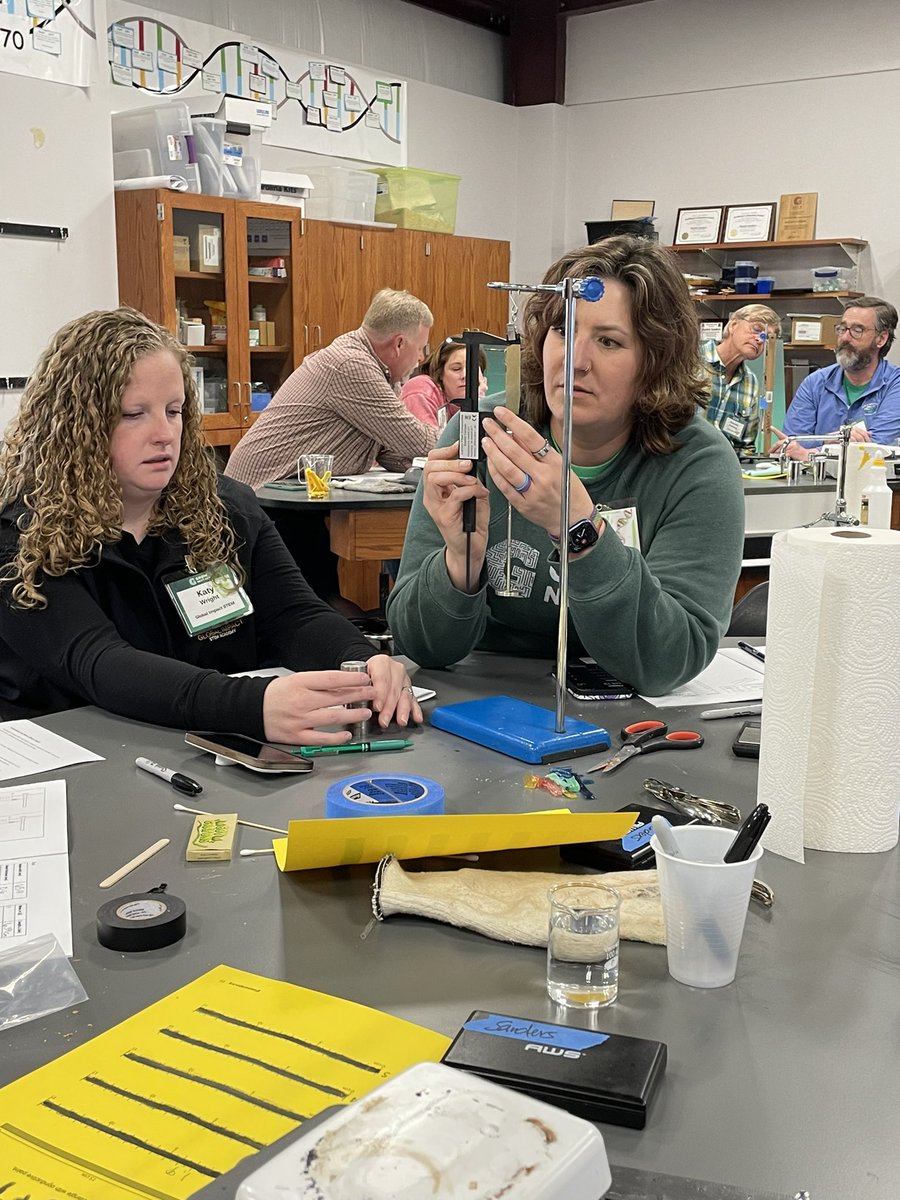 SandersGISA's tweet image. Conducting elasticity of bioplastics and 3-point bend test of soy crayons with @HenzGISA leading the afternoon @grownextgen Bioproducts workshop! @Ohiosoycouncil @GIAcademy
