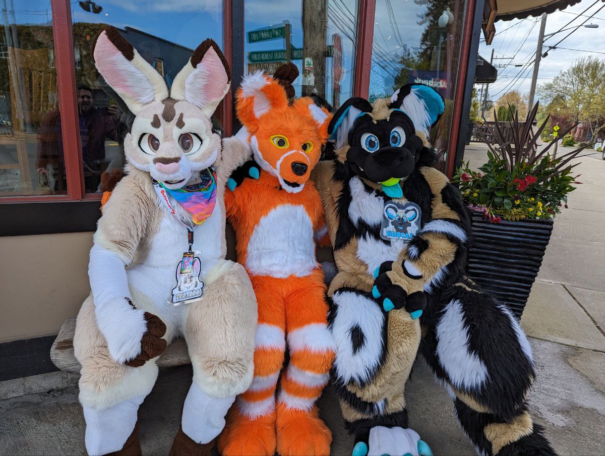 Today's was my 200th time suiting and it couldn't have been a better day to do it!

Suiting, Friends, and good times!

Probably the greatest line I have ever heard about suiting too:

Nice Lady: So are you guys here for something today?
<a href="/FuzzyHubcap/">Hubcap</a>: Nope, It's just a Saturday!