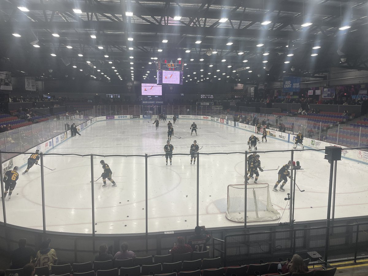 BrianMBreen's tweet image. Hey @MuskegonJacks How about blasting “Sabotage” by the Beastie Boys??! #JacksJukebox