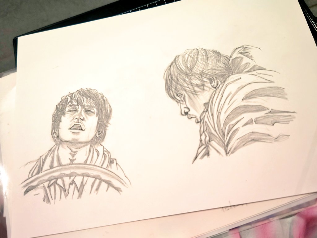 「辰巳」公開初日に間に合わせたい己の欲が強すぎて何日か徹夜したんだけどなぜか推しの人(藤原季節さん)上手くかけずに一生似てこない完成しないと諦めかけたけど間に合った
似なさすぎてマジで諦めて横向き描きはじめたもんねwあのチラシ通りにしたいのに
演者の顔じっくり観察して描けて楽しかった