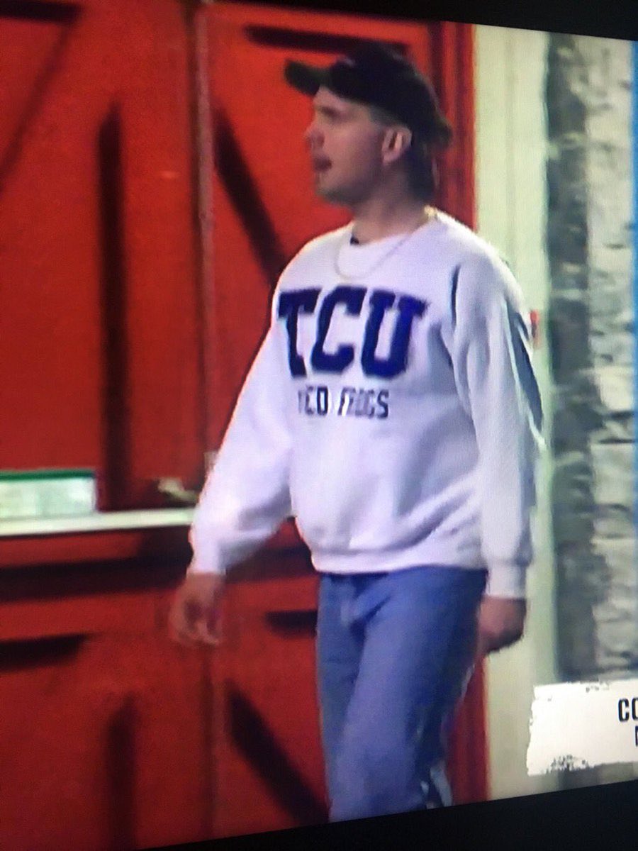 Oh Taylor Swift wore a KU sweater?