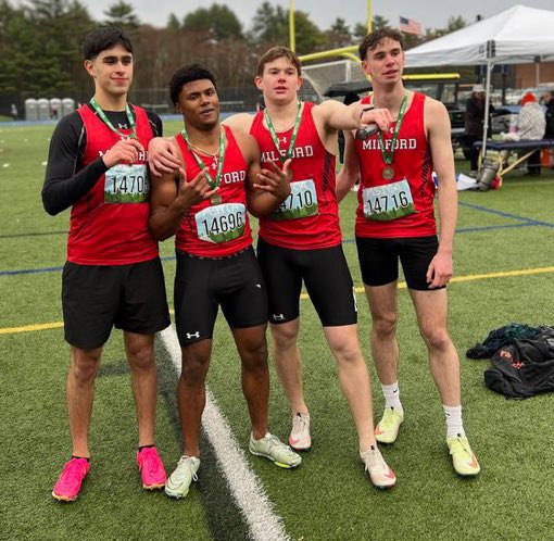 How about these FIRST Place 🔥speedsters from Milford T&F, Winning their events (110M-H & 4X400 Relay) at the Warrior Invitational, RAWK ON Scarlet Hawk Nation!$!🥇 @jcotlin @MilfordSchools @MHSBoosters2 @Chappy8611 @LauriePinto5 @HockomockSports @HawkNationAT