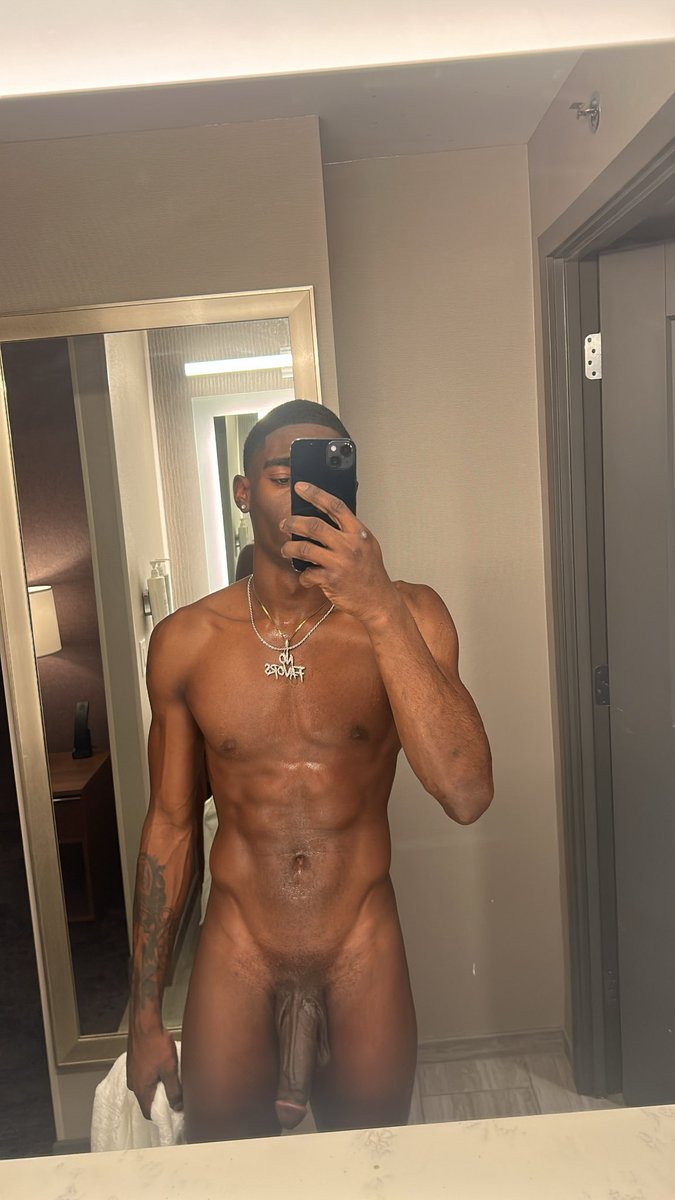 theXp1p3r's tweet photo. $500 or a night with me 😏 https://t.co/qYxF6rrzp5